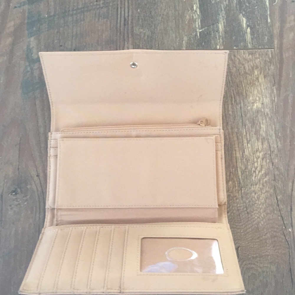 Liz Claiborne Wallet - Picture 4 of 6